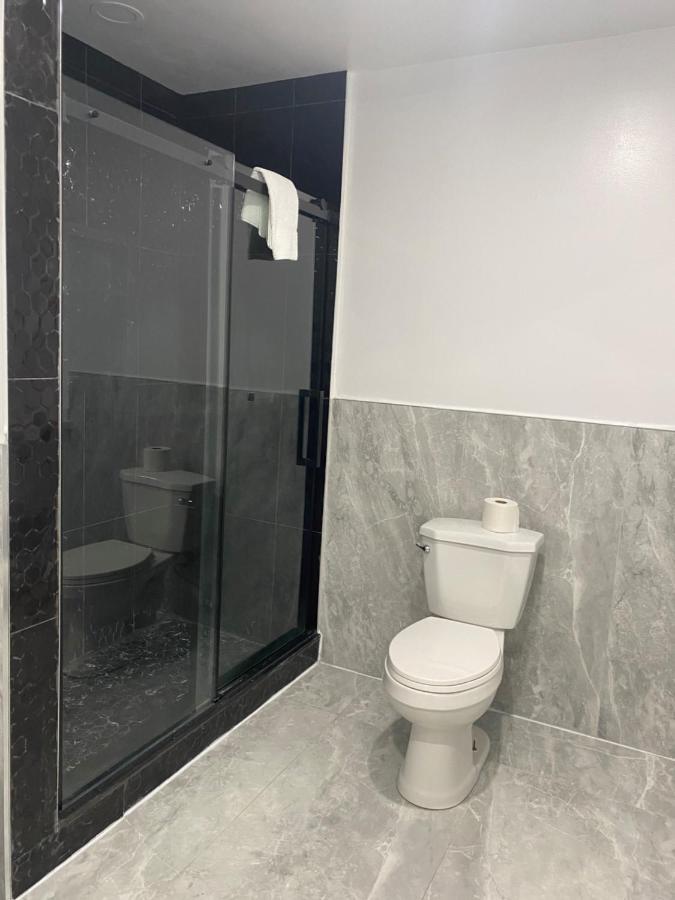 Hotel Bedford Годерич Экстерьер фото