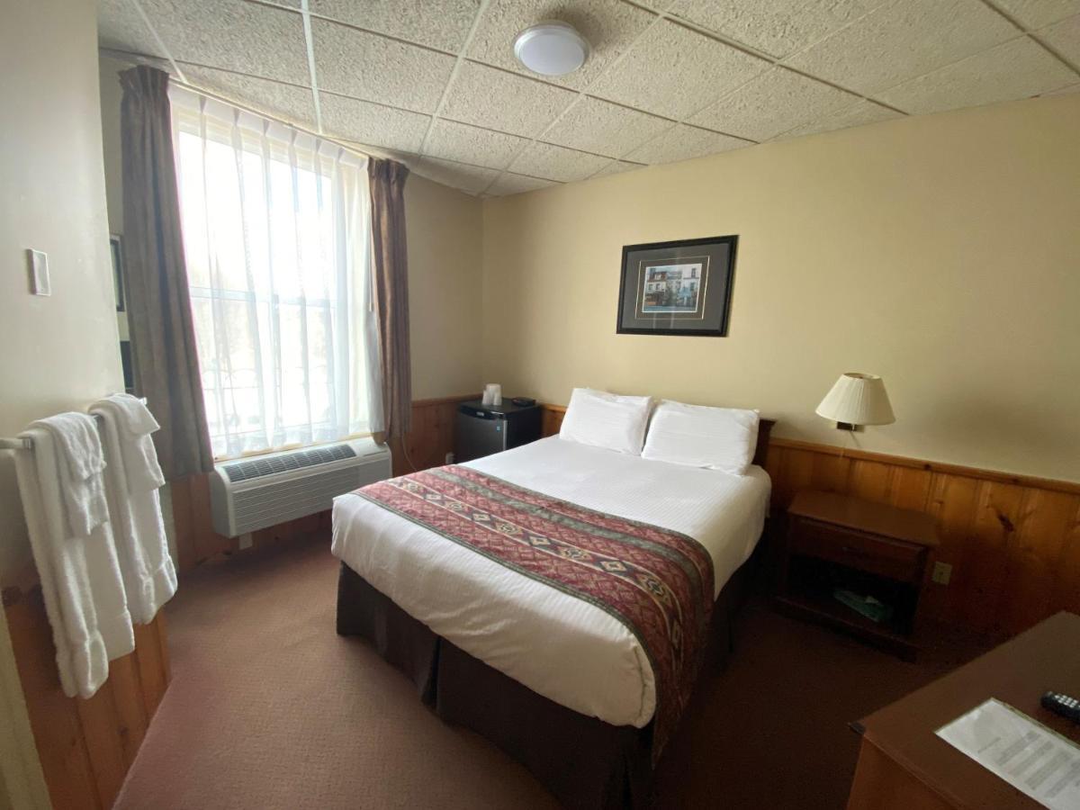 Hotel Bedford Годерич Экстерьер фото