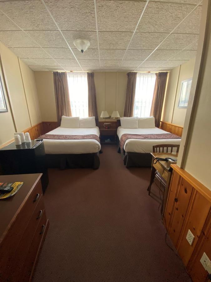 Hotel Bedford Годерич Экстерьер фото