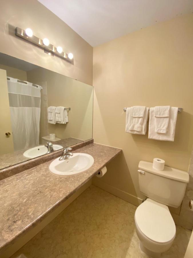 Hotel Bedford Годерич Экстерьер фото