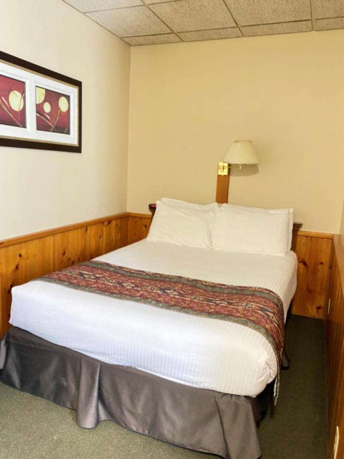 Hotel Bedford Годерич Экстерьер фото